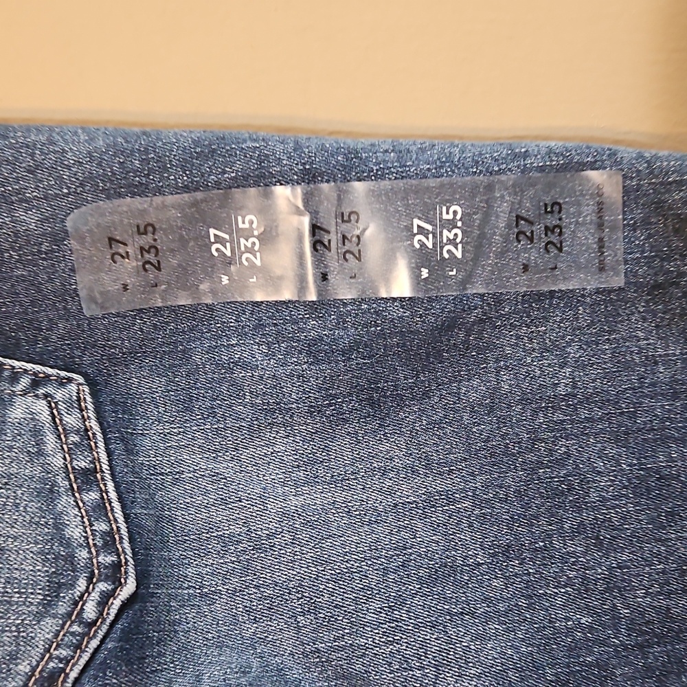 NWOT Silver Suki Capri Jeans - Picture 9 of 12